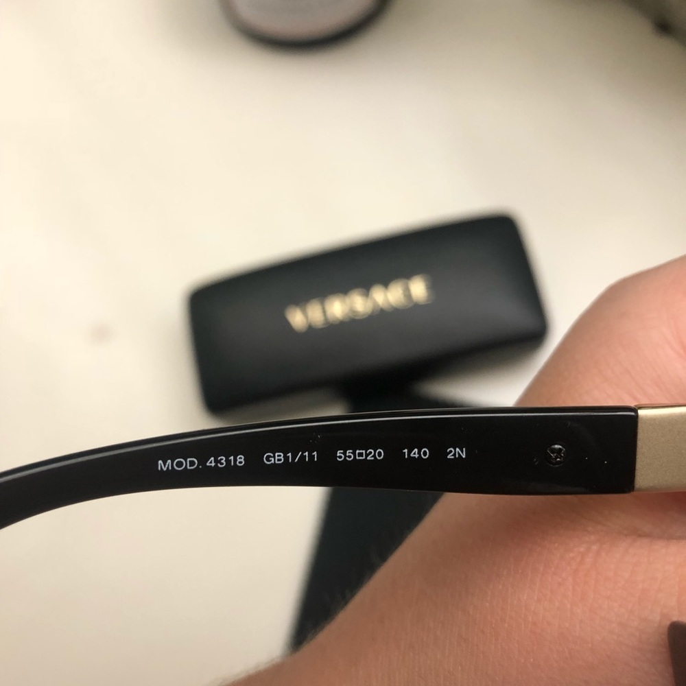 Versace sunglasses - Picture 4 of 8